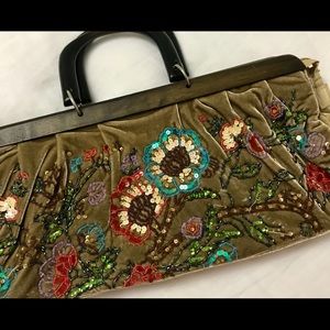 EMBROIDERED GORGEOUS PURSE